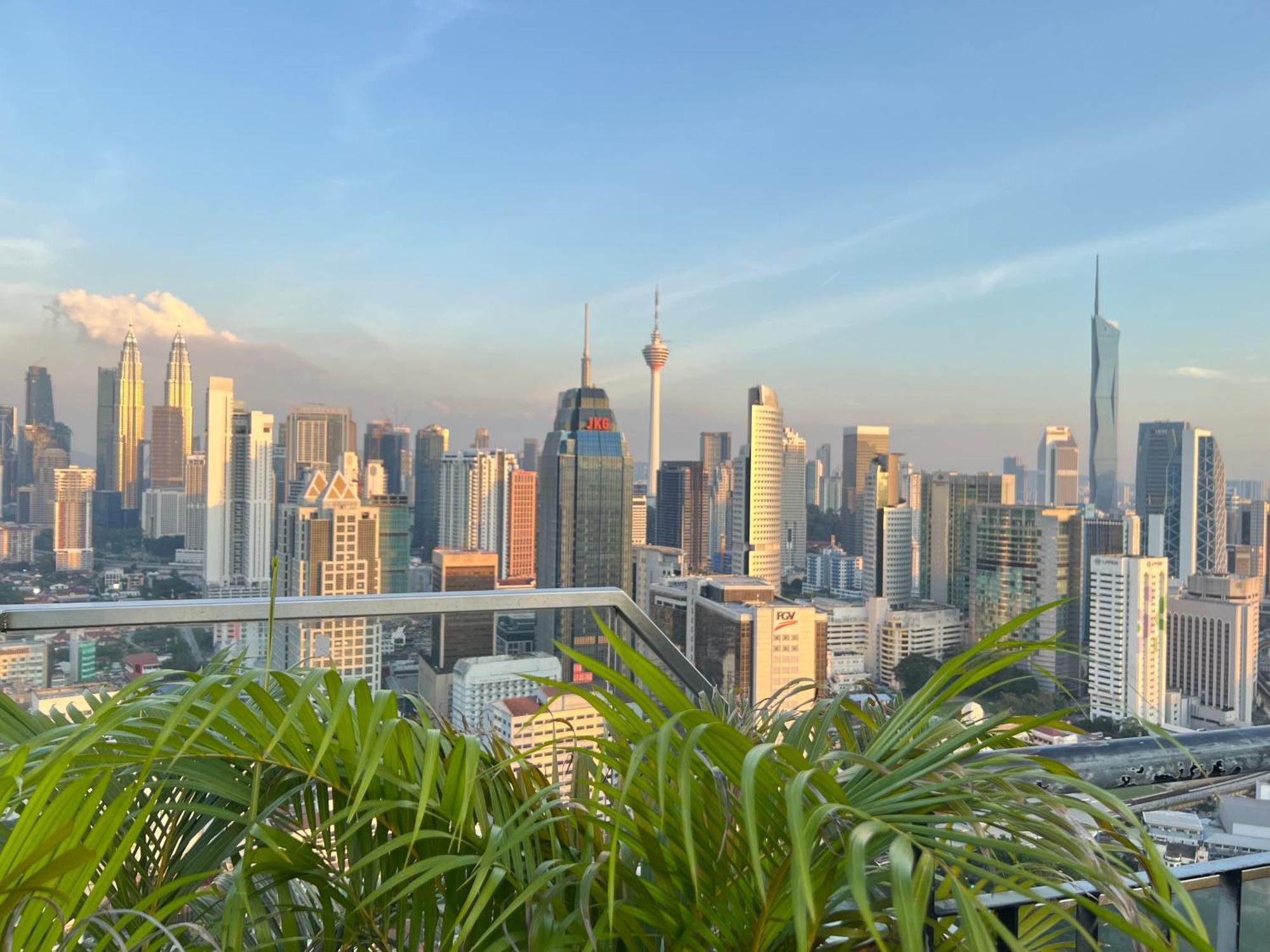Regalia Suites & Residence By Enjoy Your Stay Kuala Lumpur Exterior foto