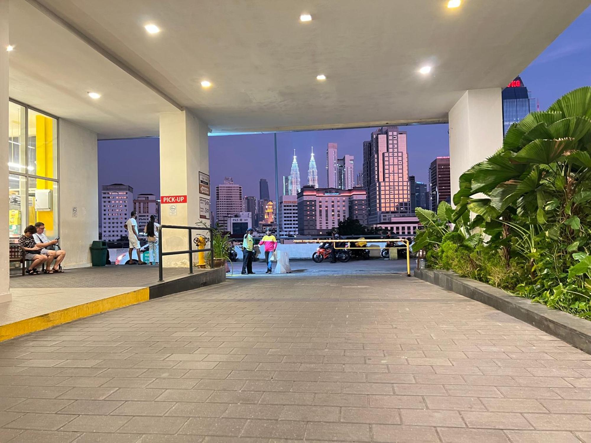 Regalia Suites & Residence By Enjoy Your Stay Kuala Lumpur Exterior foto